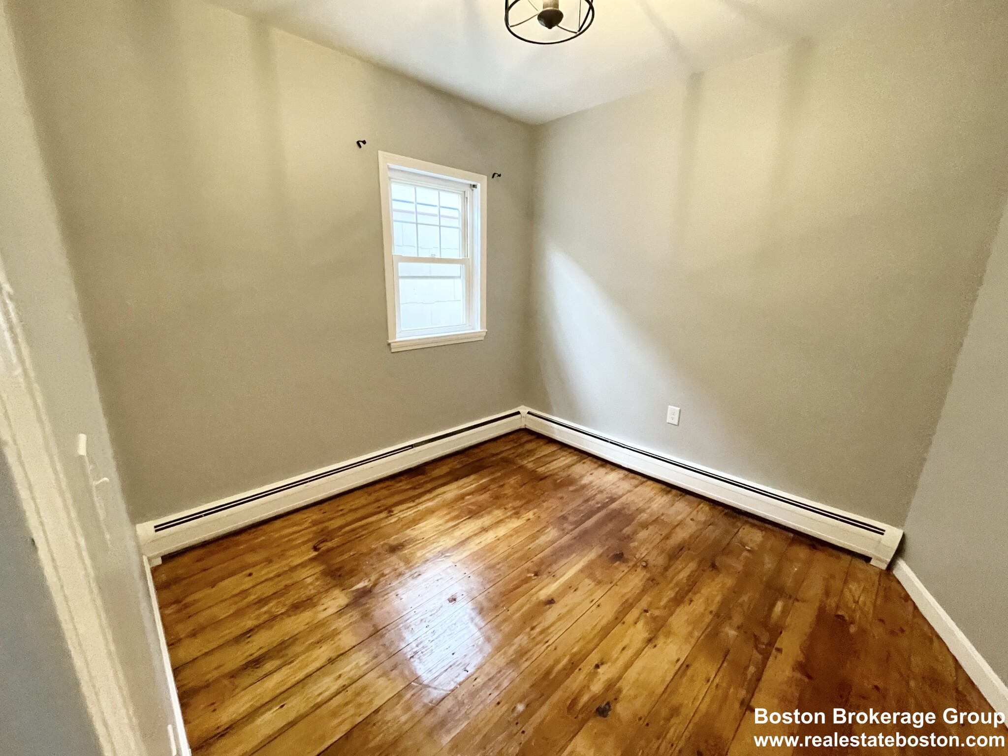 31 Falcon St, East Boston