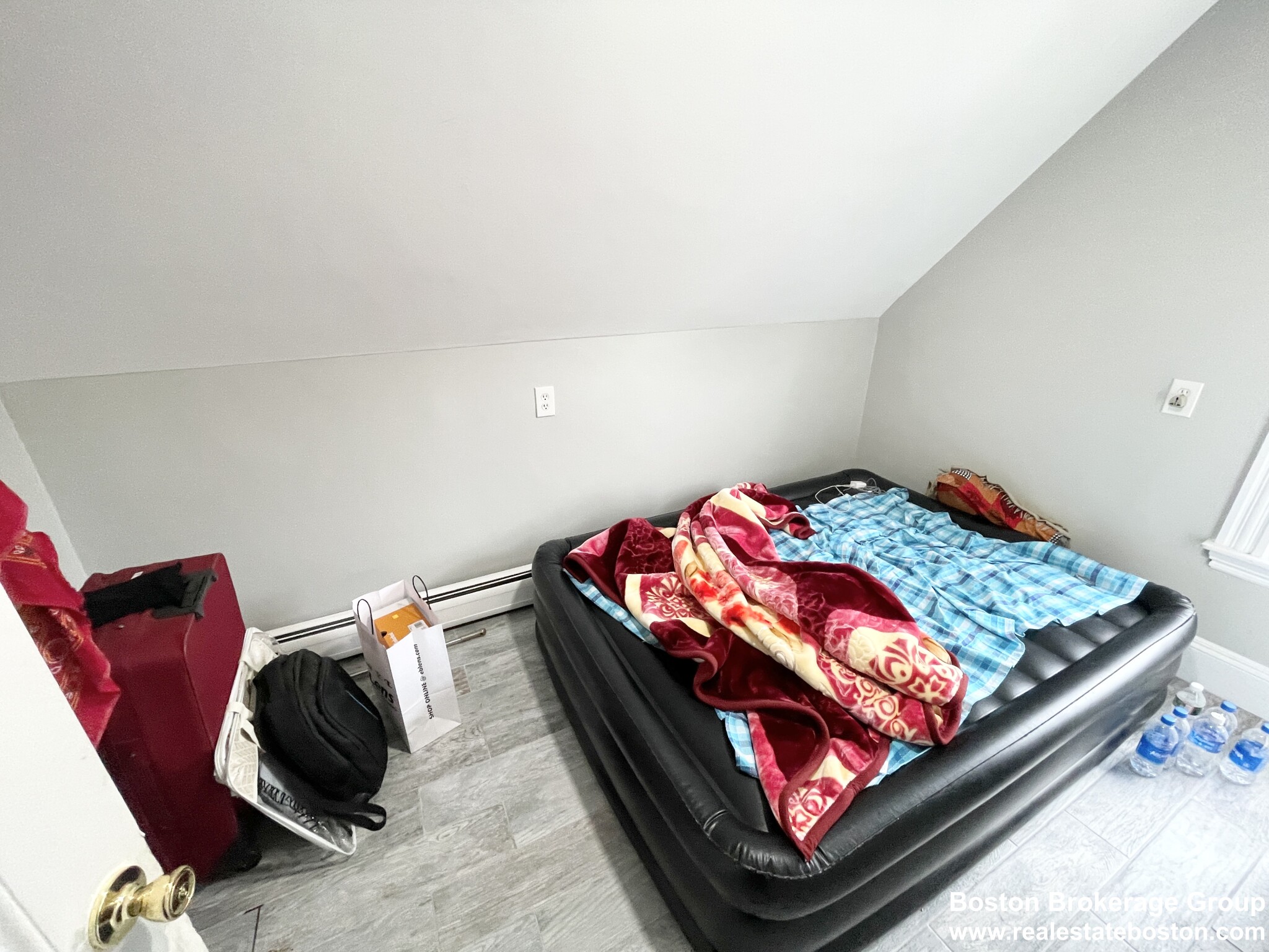 31 Falcon St, East Boston