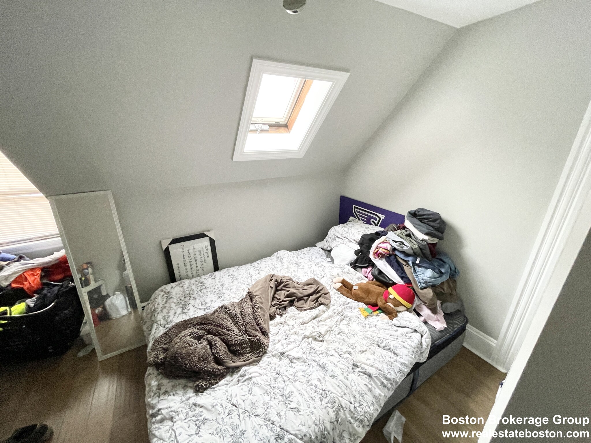 31 Falcon St, East Boston