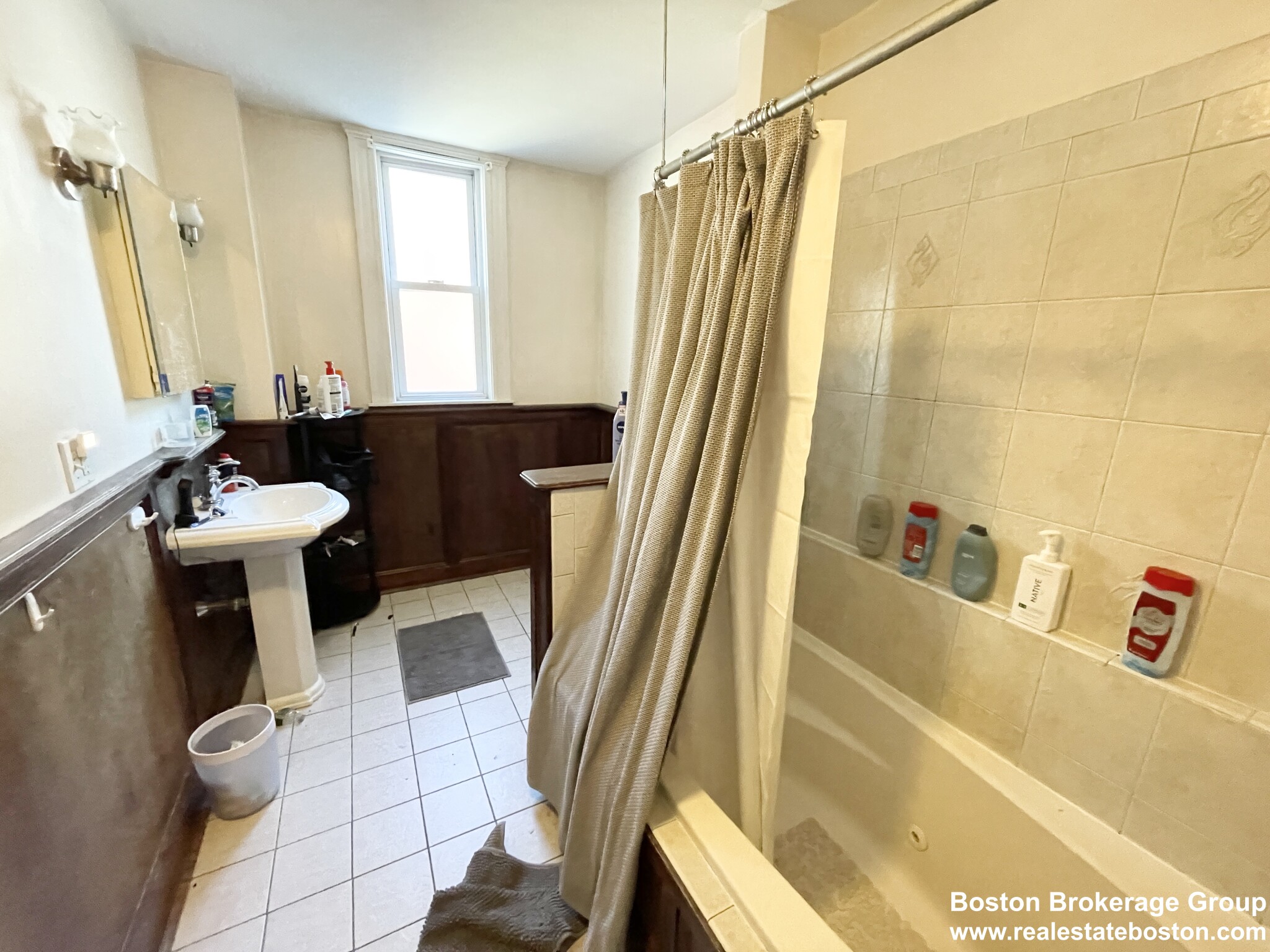 37 Hillside St, Mission Hill