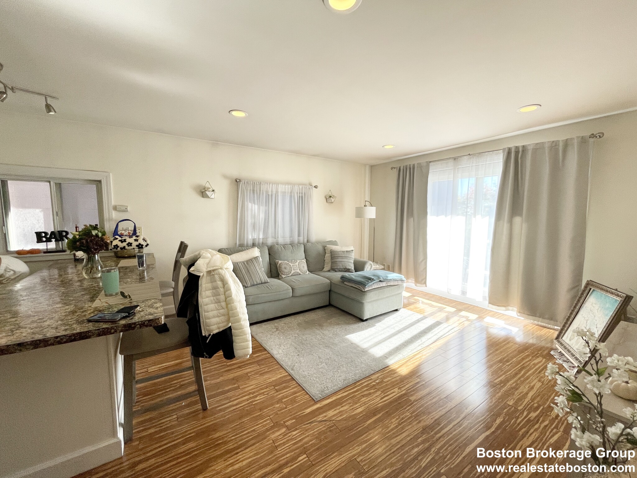 386 8th St, South Boston