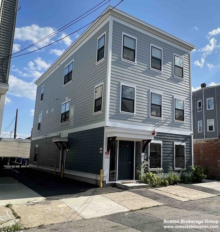 65 Burrell St, Roxbury