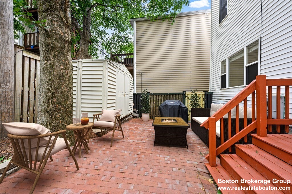 269 Bolton St, South Boston