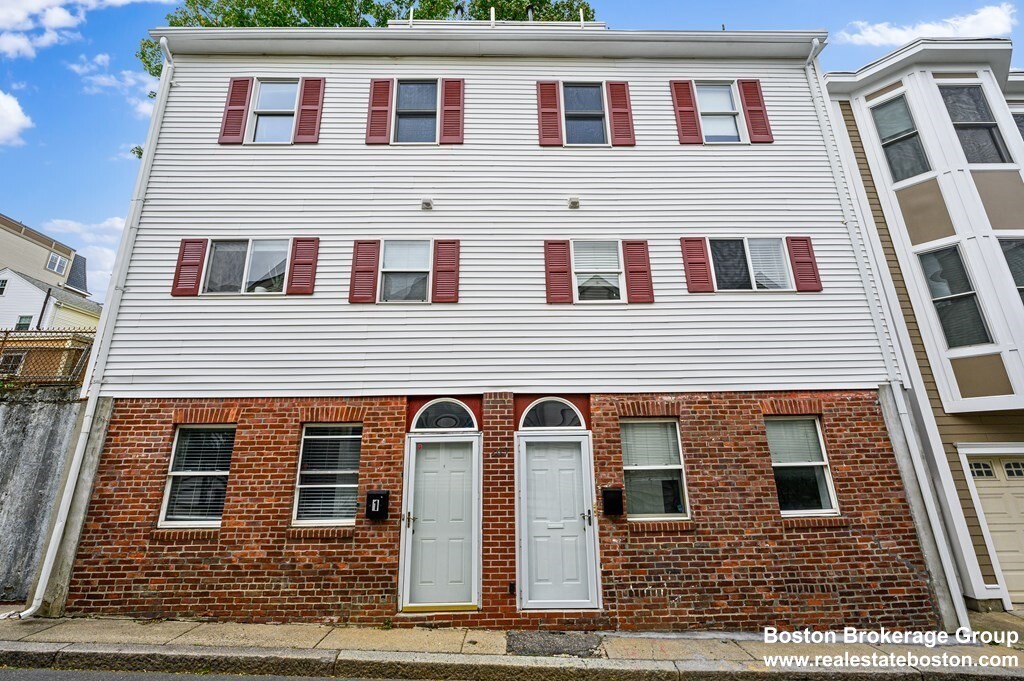 269 Bolton St, South Boston