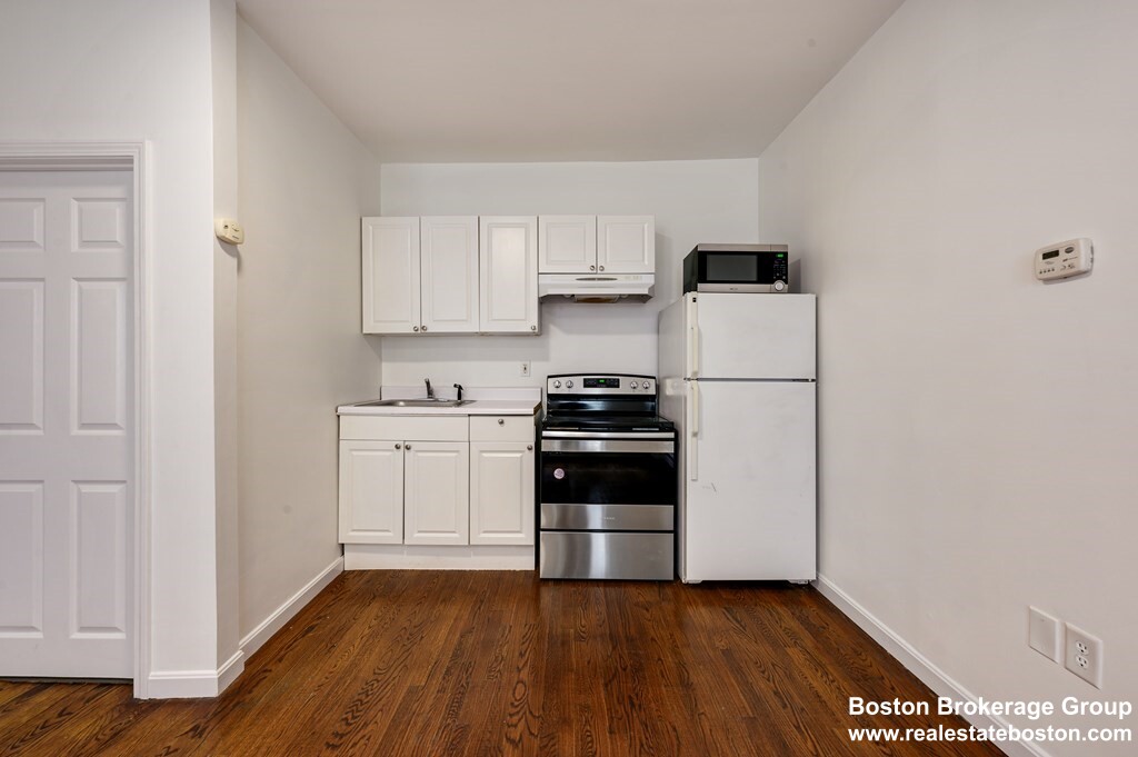 269 Bolton St, South Boston