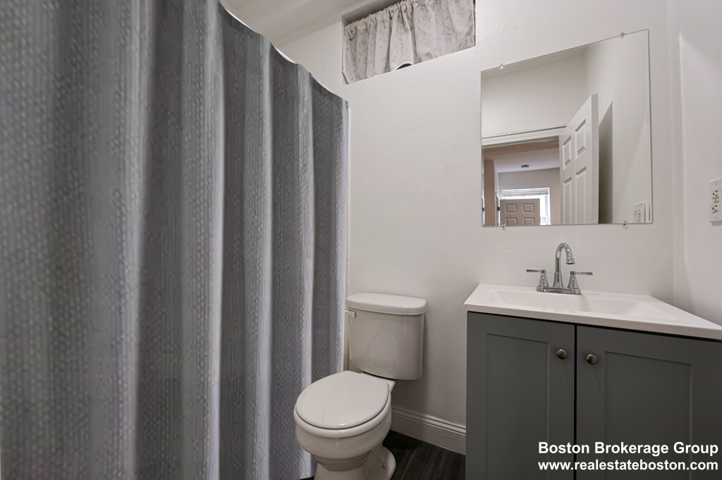 269 Bolton St, South Boston