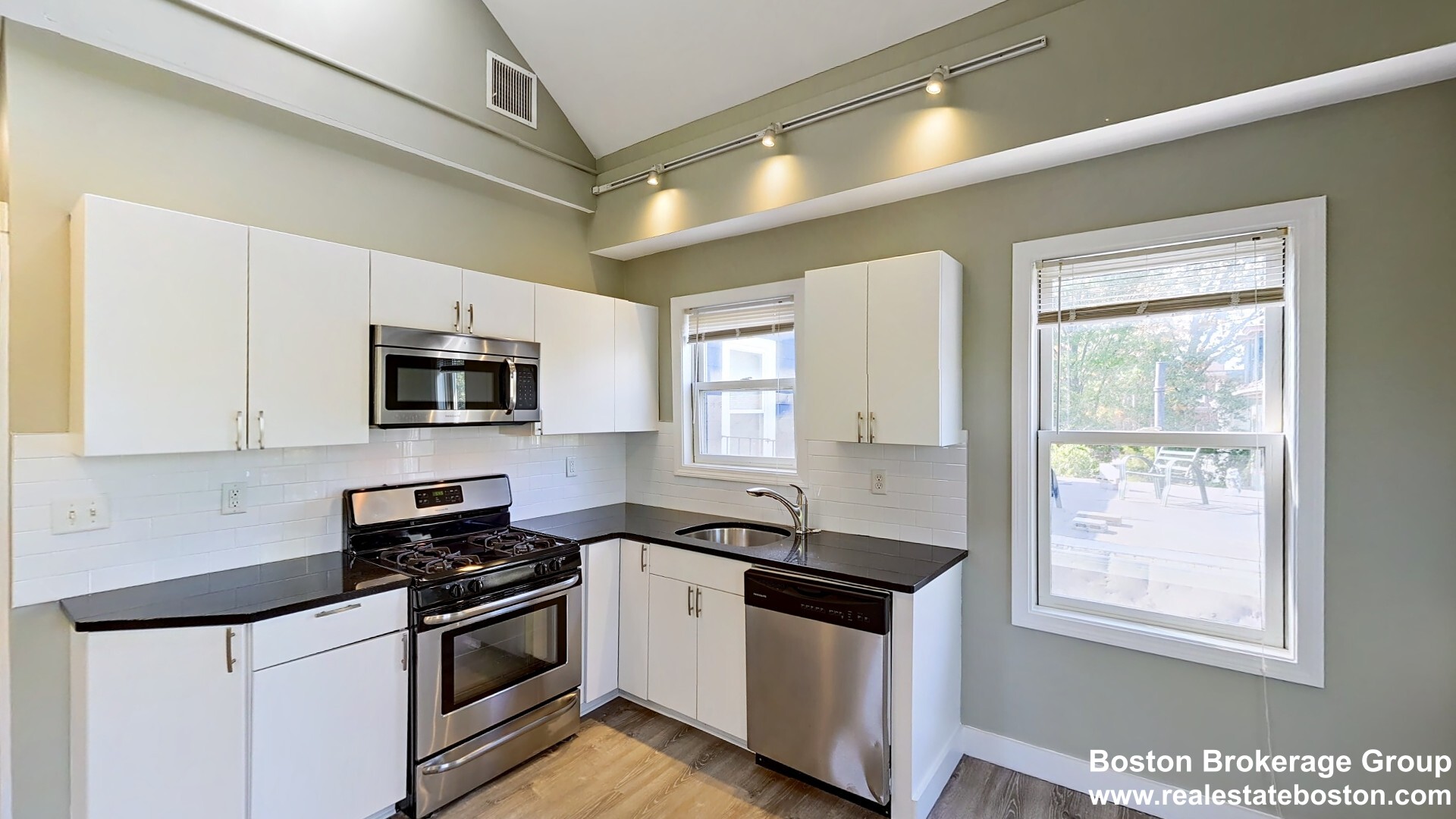 23 Evergreen St, Jamaica Plain