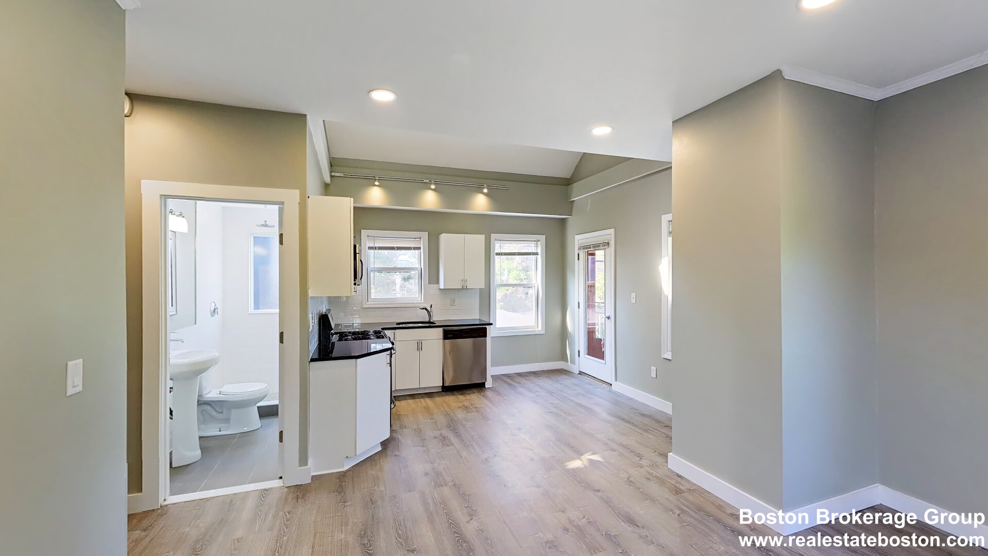 23 Evergreen St, Jamaica Plain