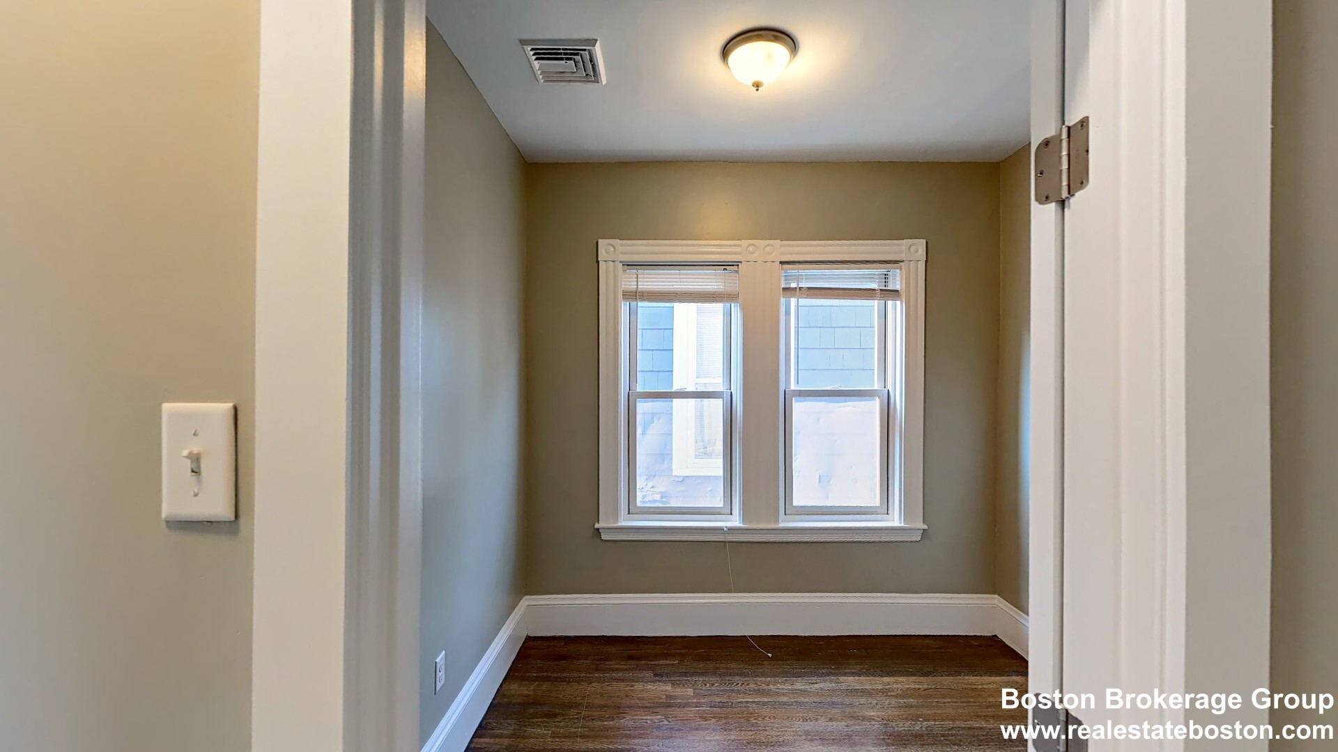 23 Evergreen St, Jamaica Plain