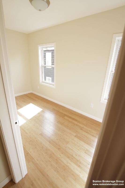 17 Ashley St, Jamaica Plain