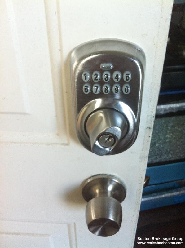 17 Ashley St, Jamaica Plain