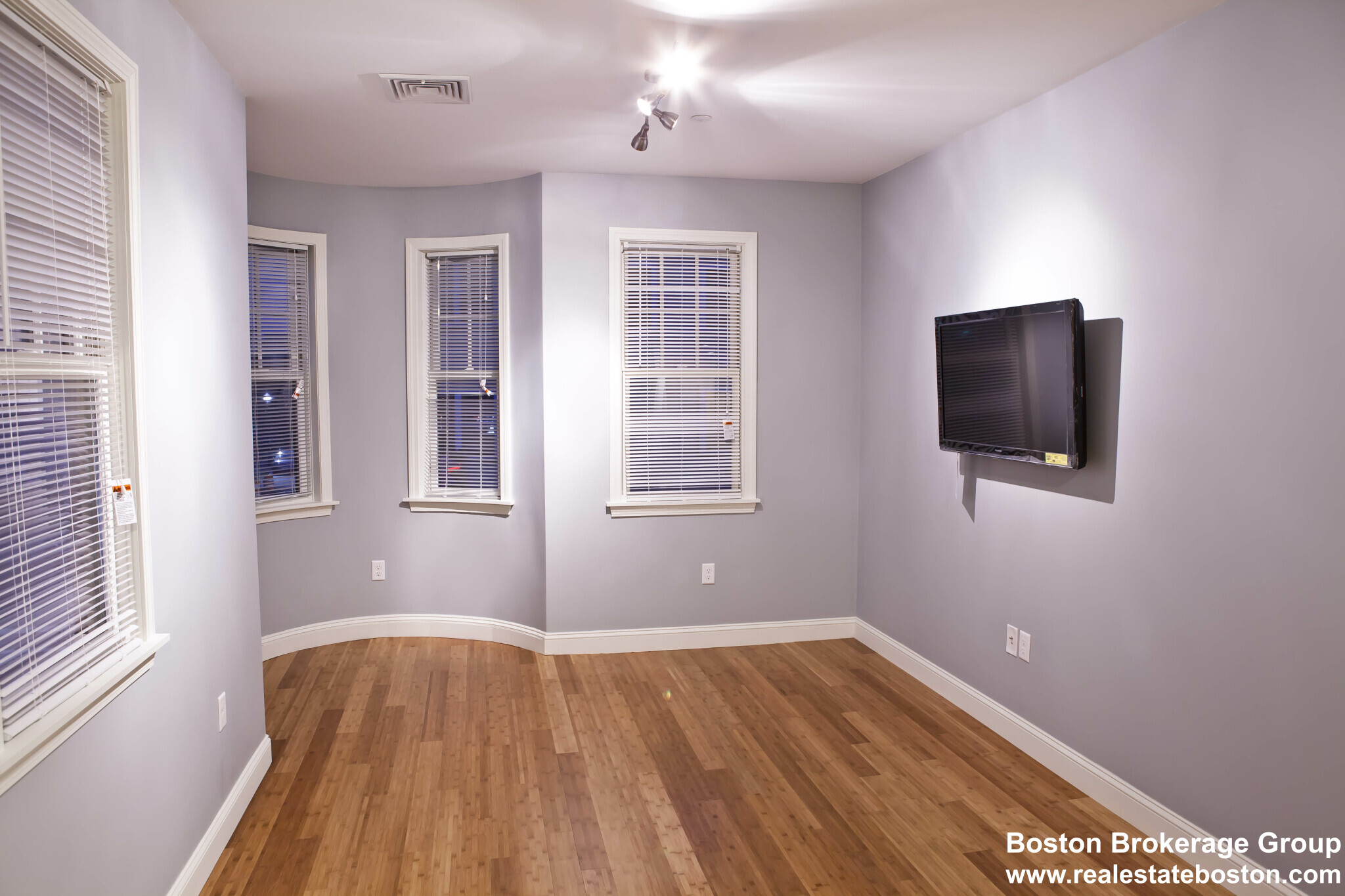 195 3rd St, South Boston