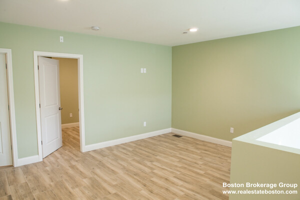 10 Roxbury St, Roxbury