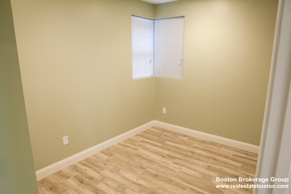 10 Roxbury St, Roxbury