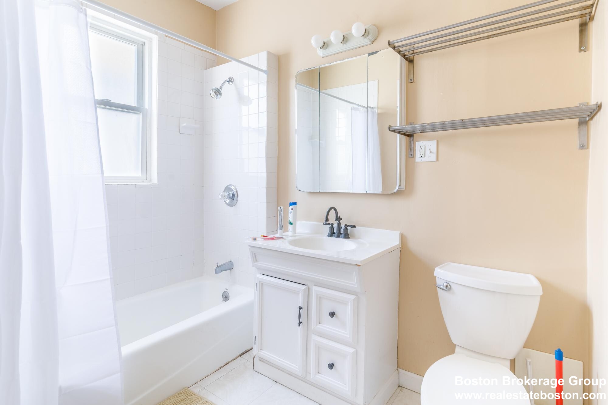 24 Willis St, Dorchester