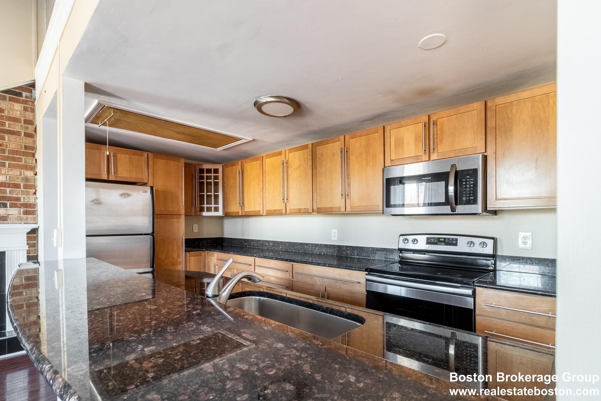 670 Massachusetts, South End