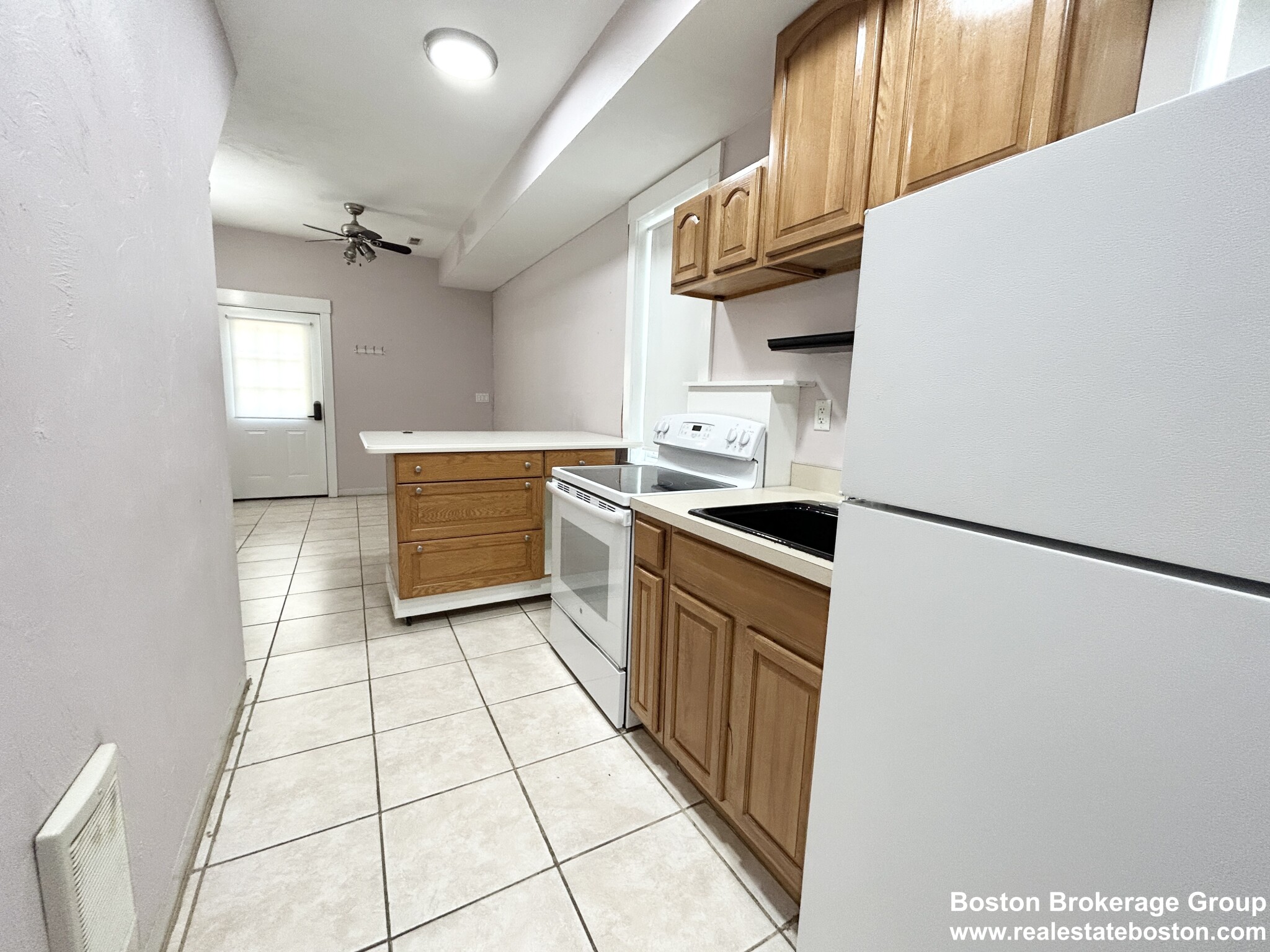 29 Iroquois St, Mission Hill