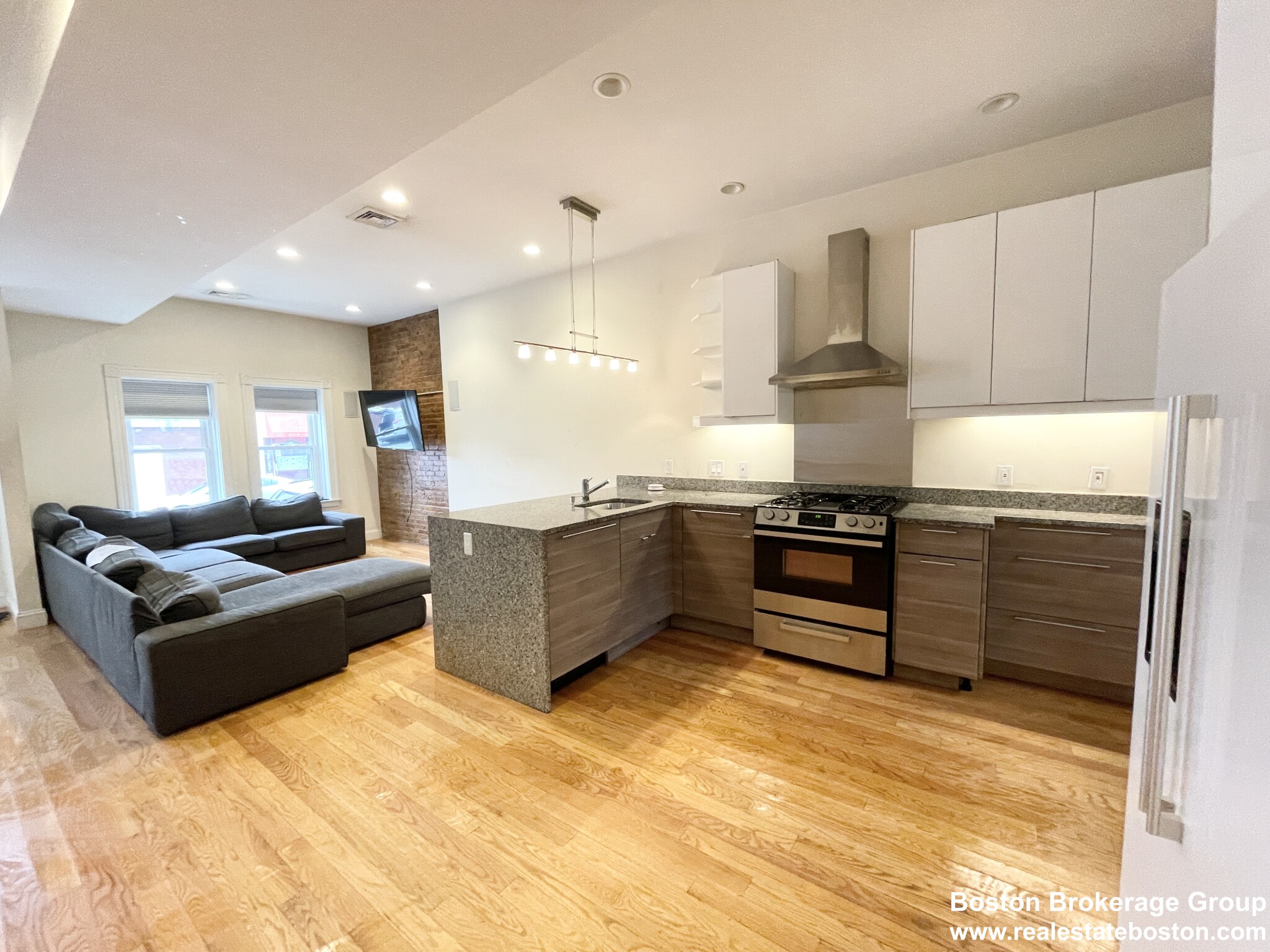 98 L St, South Boston