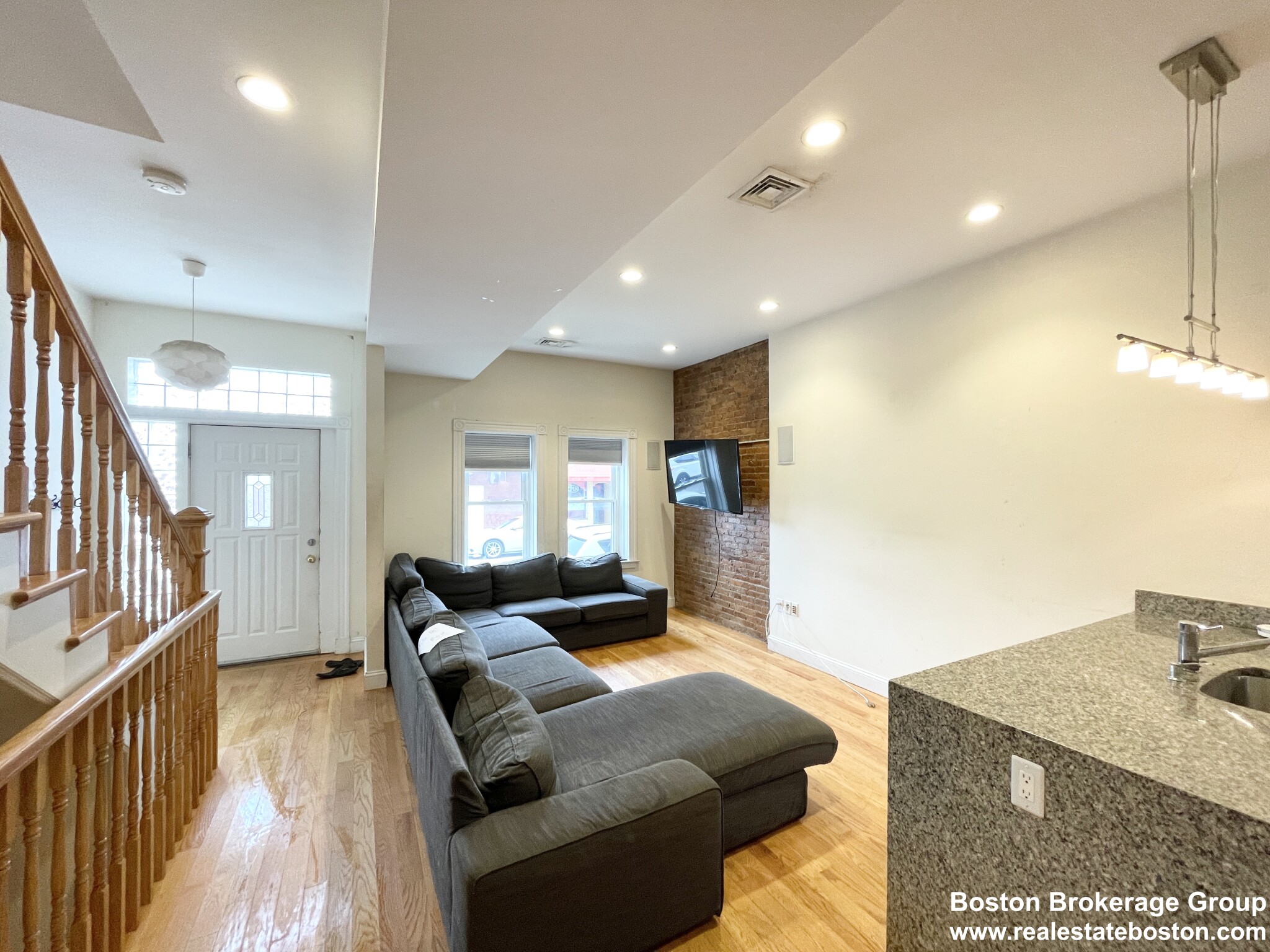 98 L St, South Boston