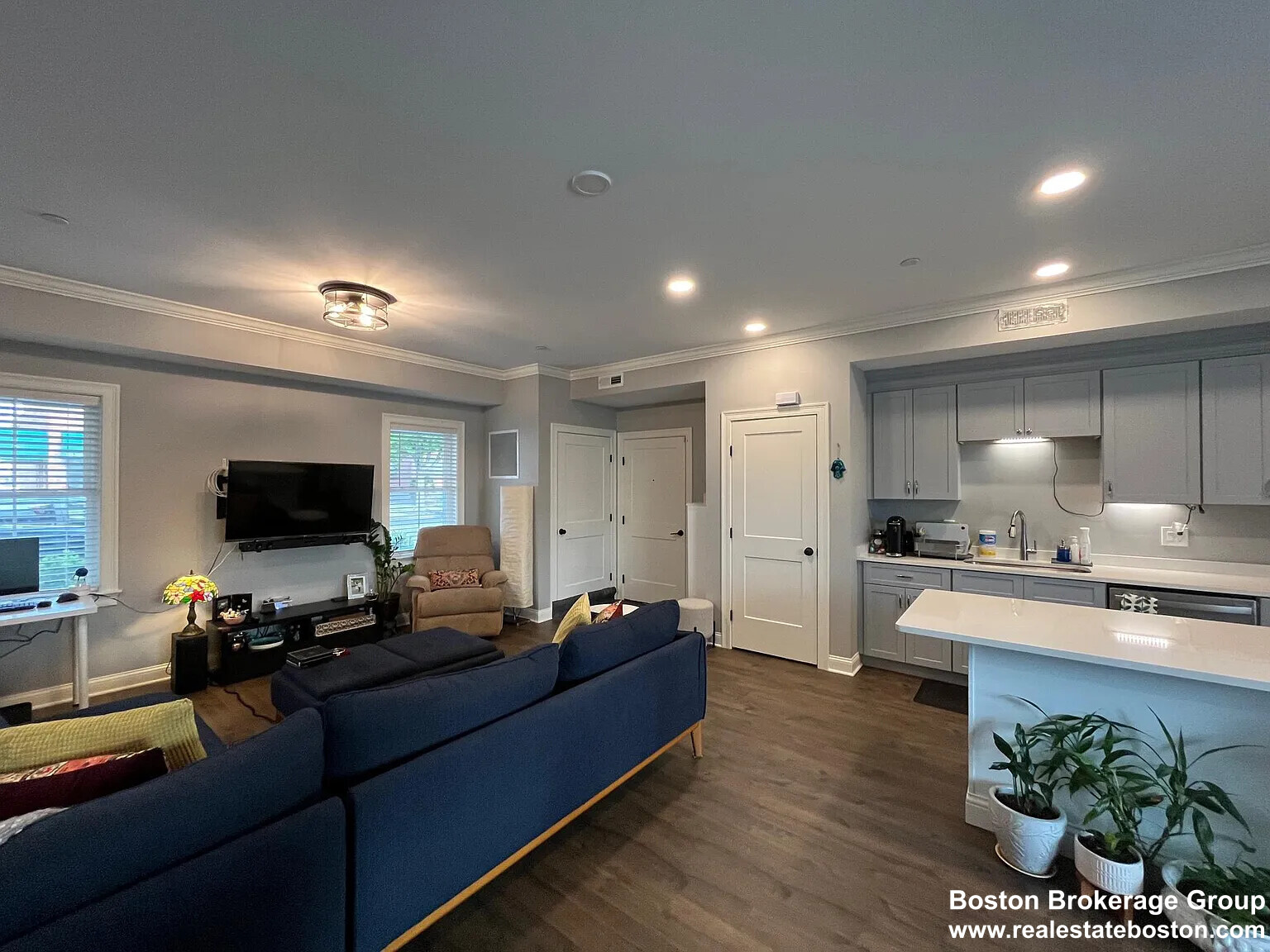 862 Washington St, Norwood