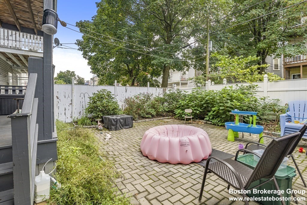 37 Harbor View St, Dorchester