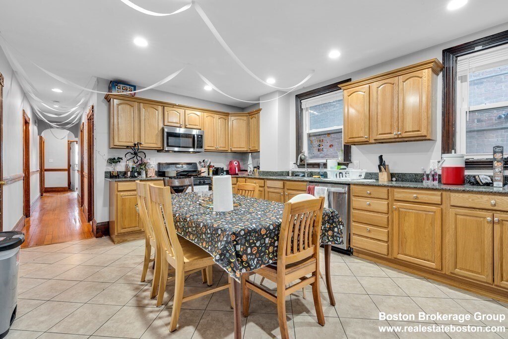 180 Saint Alphonsus St, Mission Hill