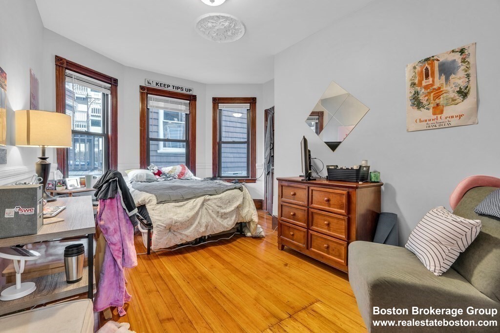 180 Saint Alphonsus St, Mission Hill