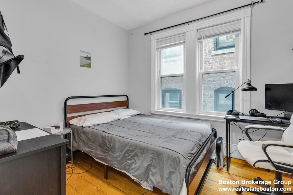 180 Saint Alphonsus St, Mission Hill