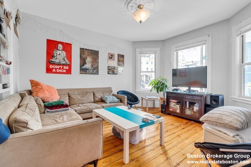 180 Saint Alphonsus St, Mission Hill