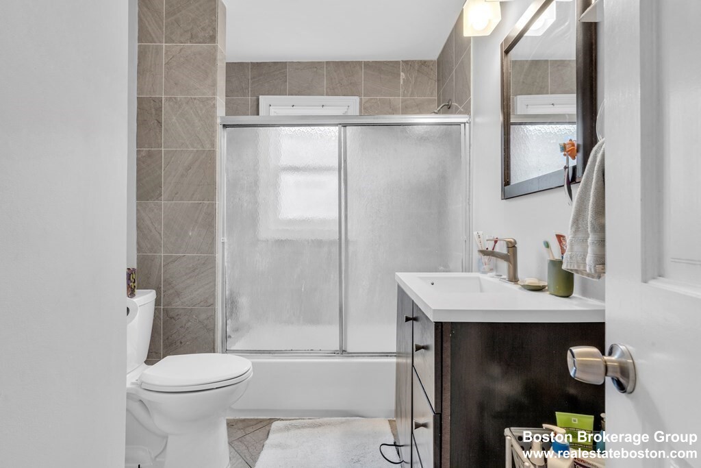 180 Saint Alphonsus St, Mission Hill