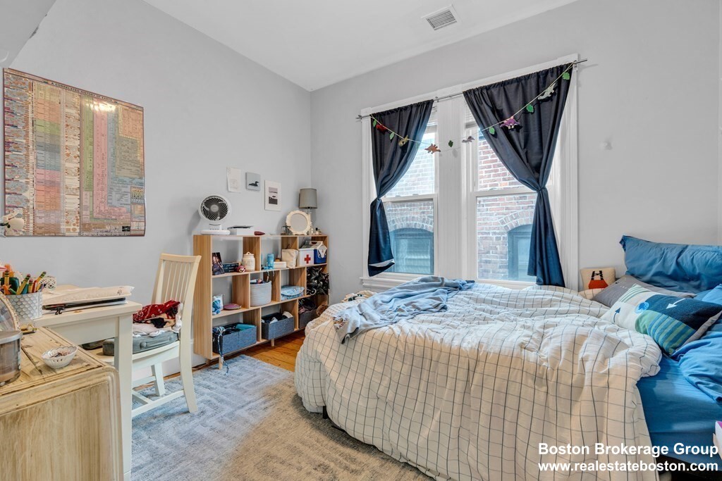 180 Saint Alphonsus St, Mission Hill