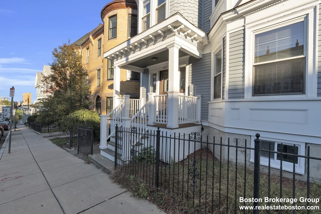 180.3 Saint Alphonsus St, Mission Hill