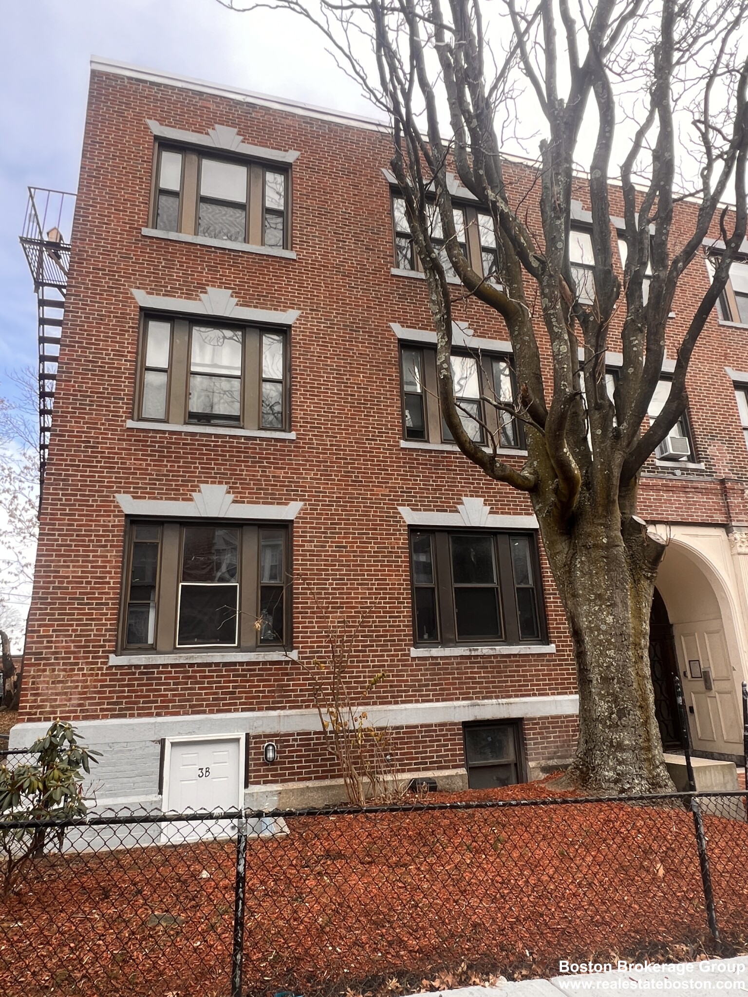 15 Park Vale Ave, Allston