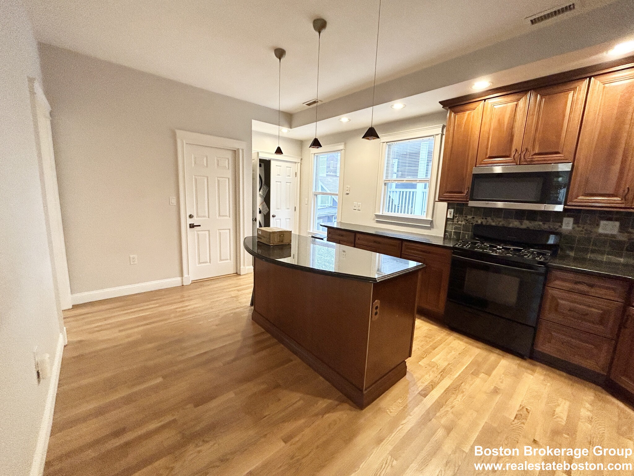 12 Buttonwood St, Dorchester