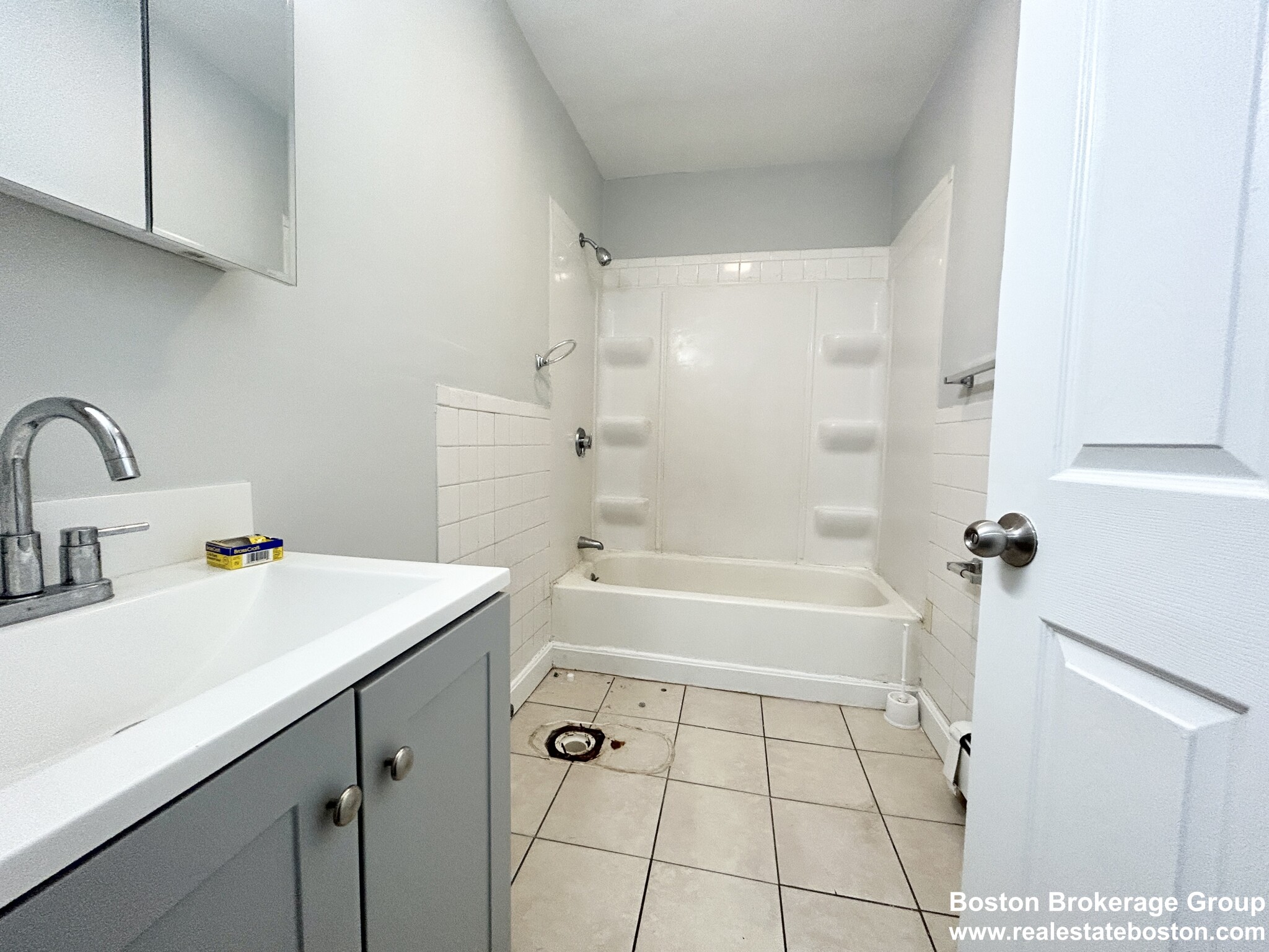 Photos of apartment on Ruggles St.,Boston MA 02119