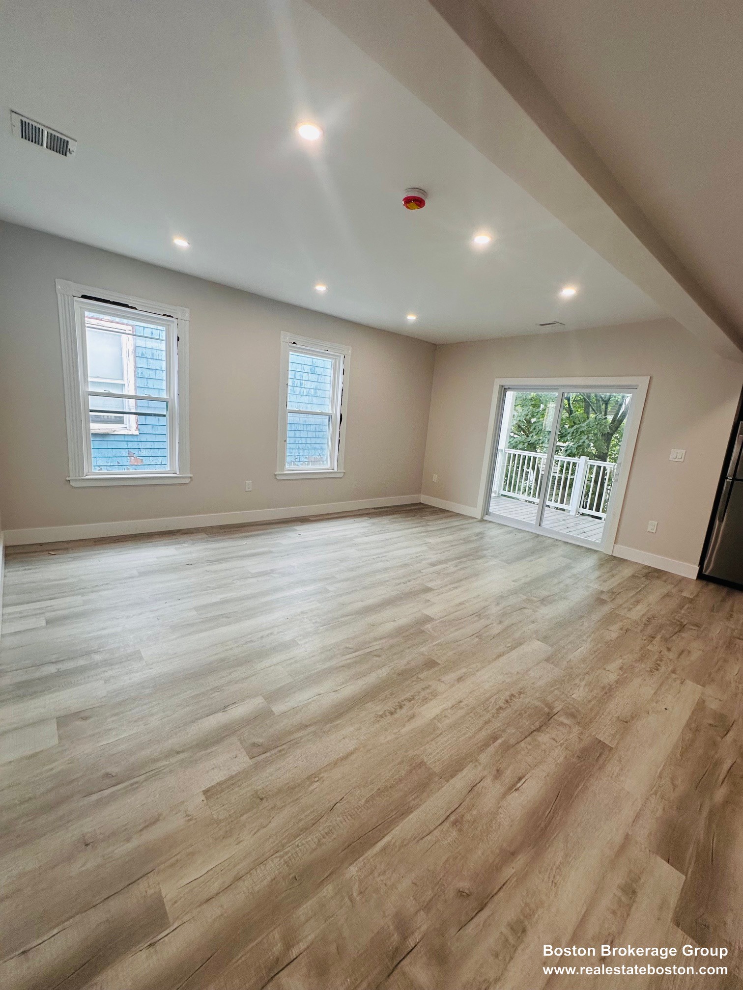 Photos of apartment on Columbia Rd.,Boston MA 02125