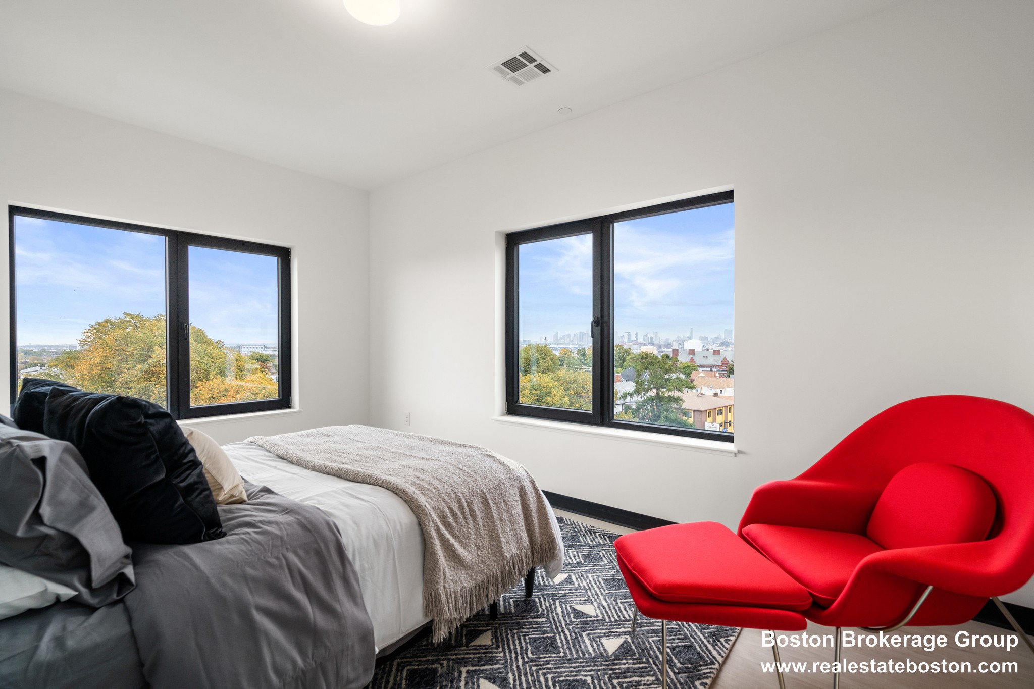 Photos of apartment on Broadway,Everett MA 02149