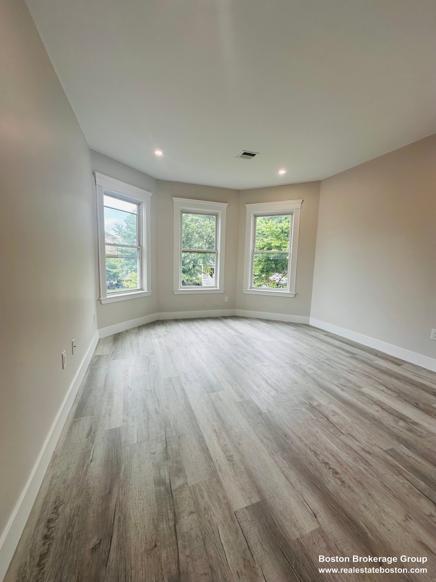 Photos of apartment on Columbia Rd.,Boston MA 02125