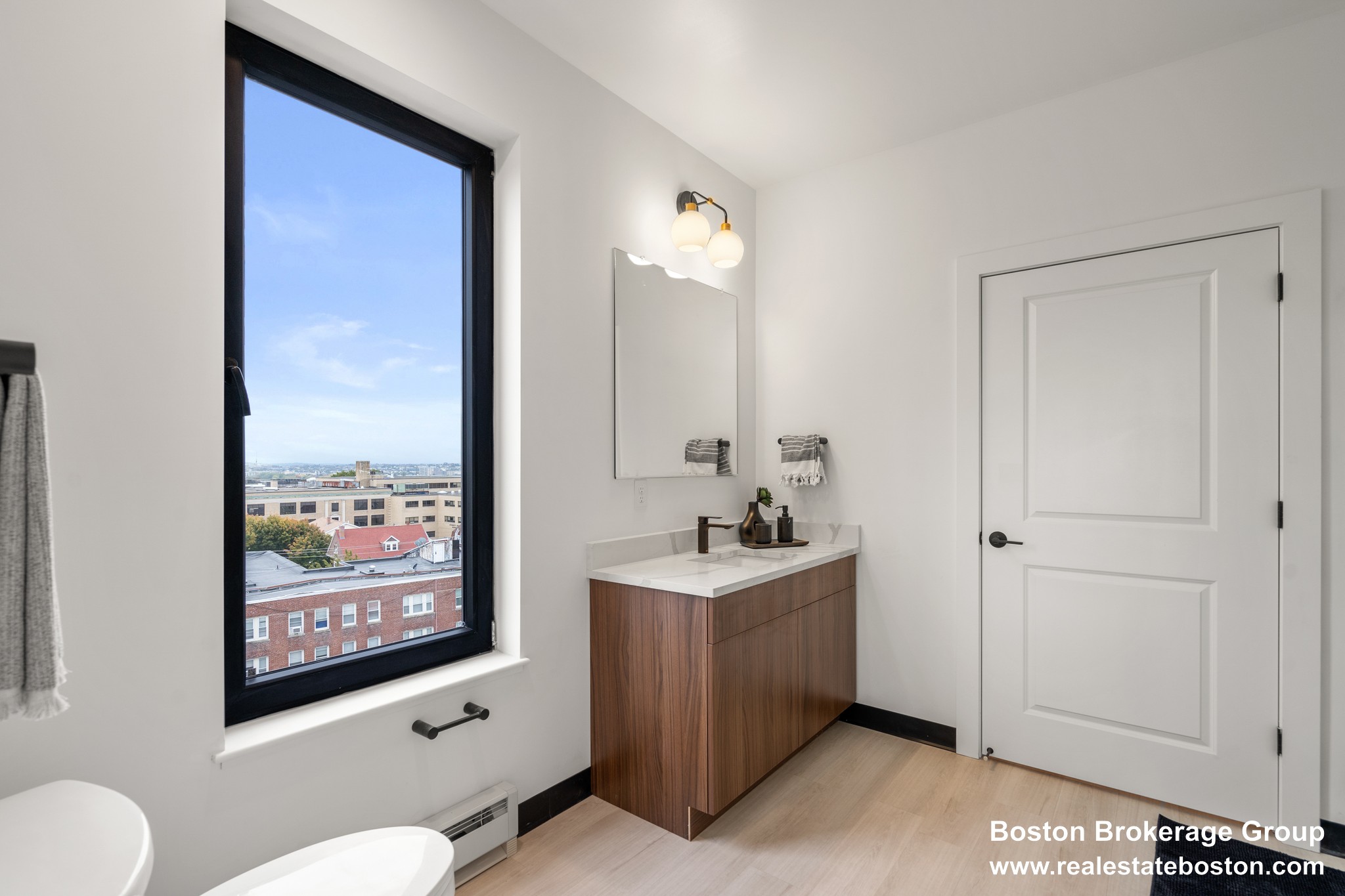 Photos of apartment on Broadway,Everett MA 02149