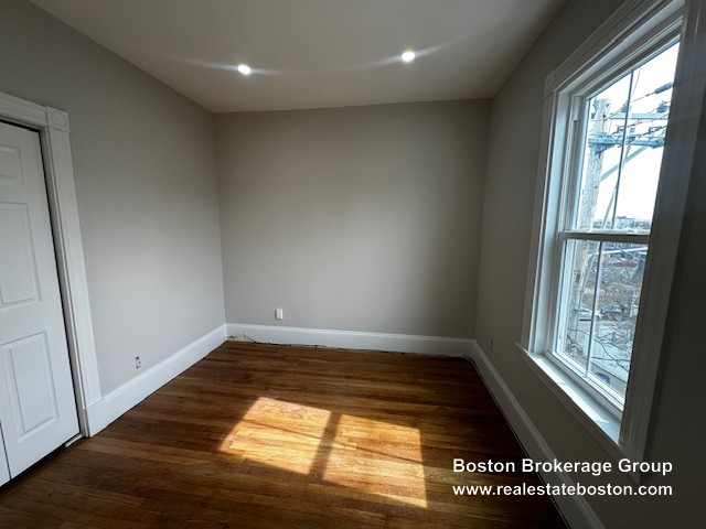 Photos of apartment on Mount Vernon,Boston MA 02125