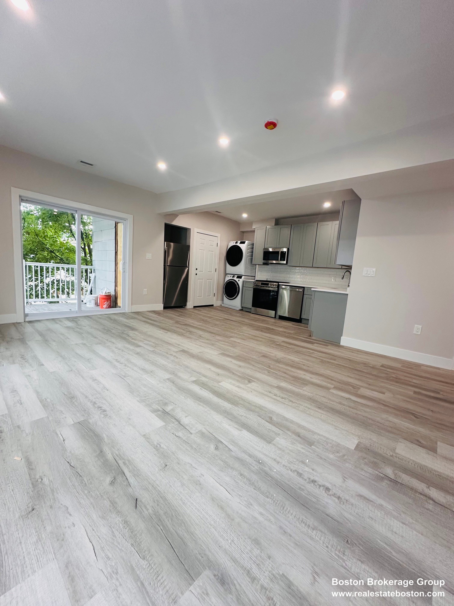 Photos of apartment on Columbia Rd.,Boston MA 02125