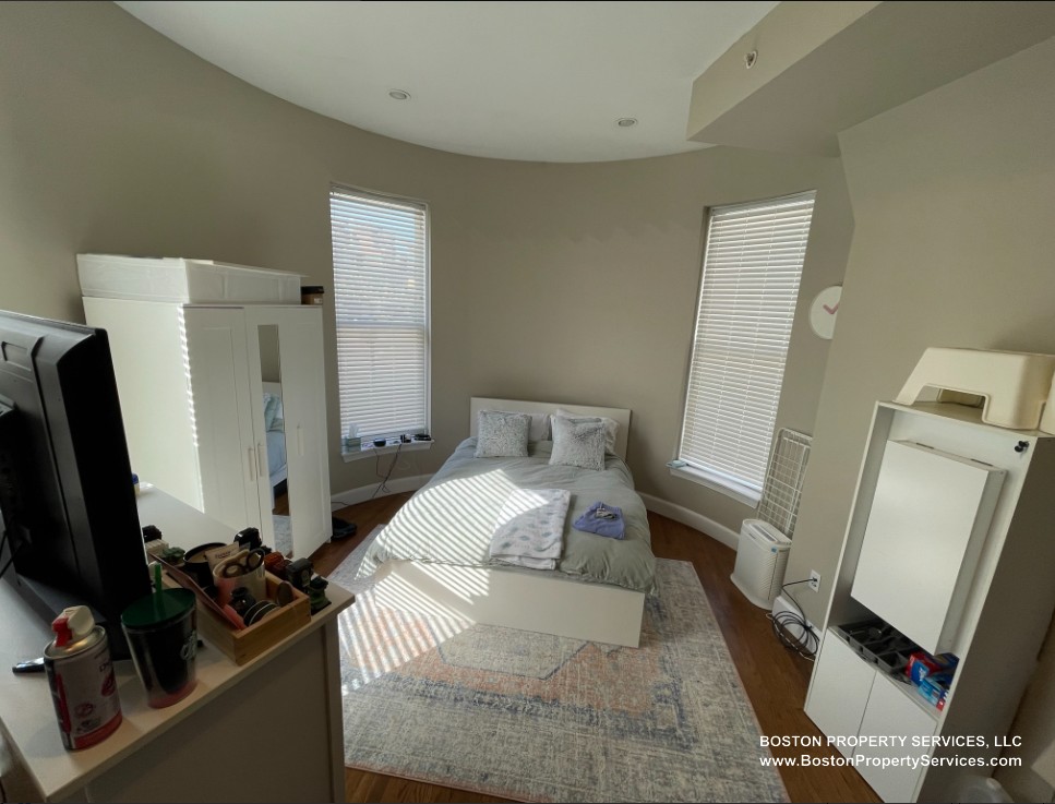 Photos of apartment on Commonwealth,Boston MA 02215