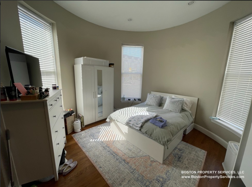 Photos of apartment on Commonwealth Ave.,Brookline MA 02215