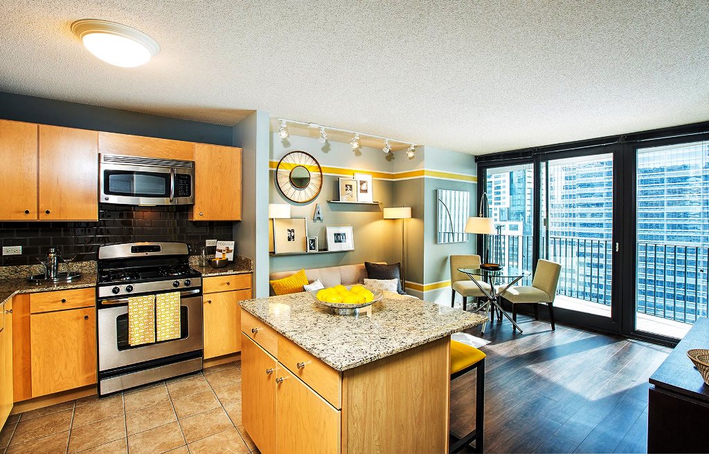 CONVERTIBLE UNIT IN LAKESHORE EAST
