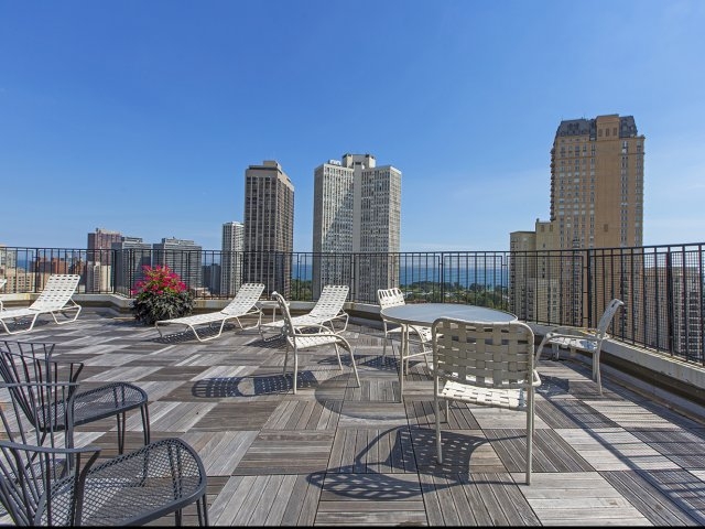 LINCOLN PARK STUDIO UNIT
