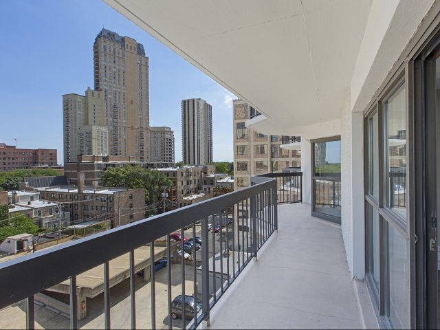 1 BED IN LINCOLN PARK