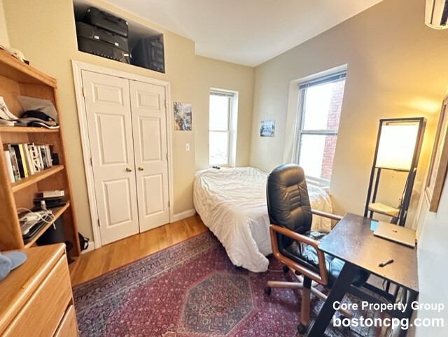 25 Charter St, North End