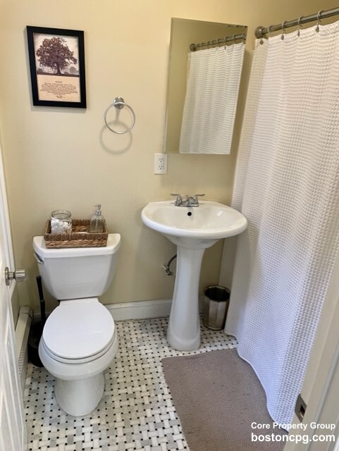 19 Greenough Ln, North End