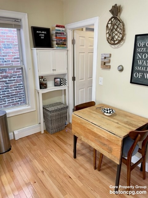 19 Greenough Ln, North End