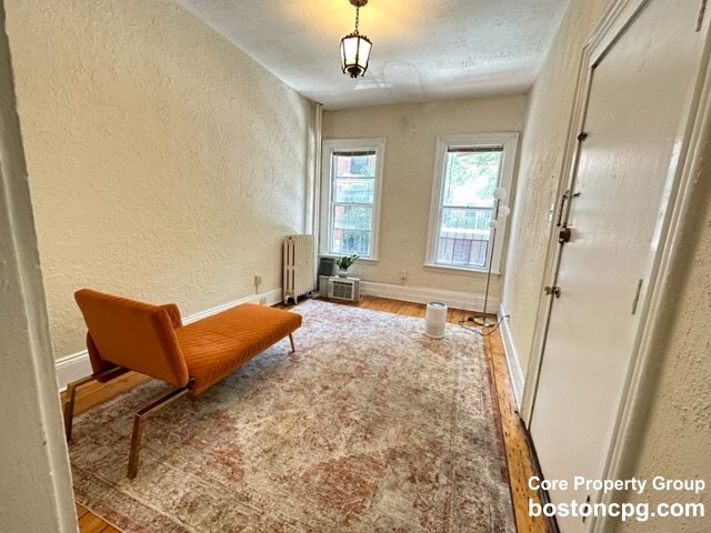 19 South Russell - 2,000USD / month